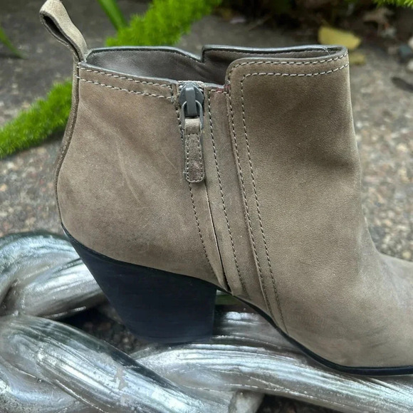 Cole Haan Women's Chesney Bootie Ankle Boot Shoes, Greystone Leather Size 9.5 - Picture 10 of 13